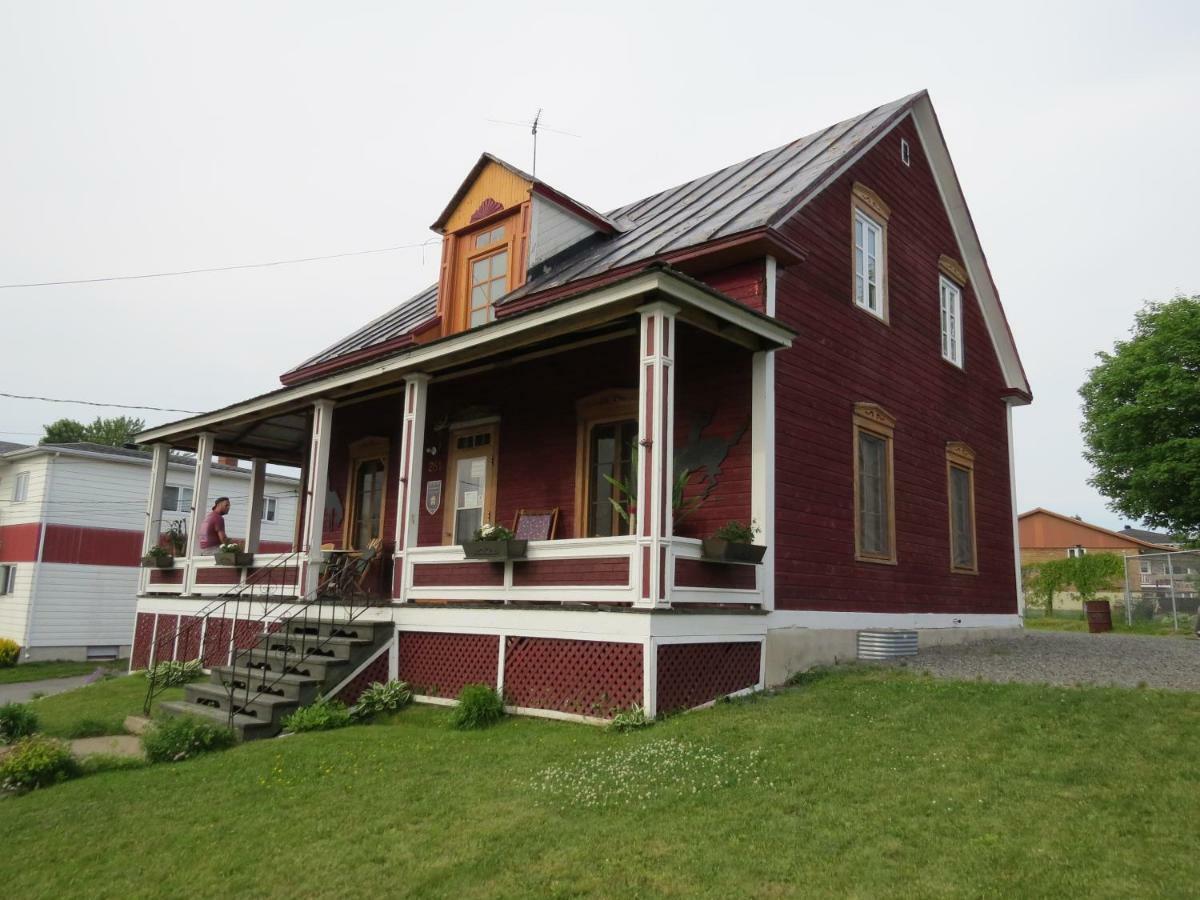 La Vieille Maison Rouge Saint-Tite المظهر الخارجي الصورة