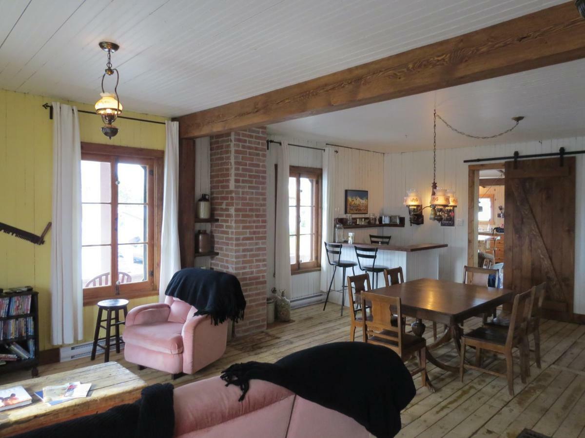 La Vieille Maison Rouge Saint-Tite المظهر الخارجي الصورة